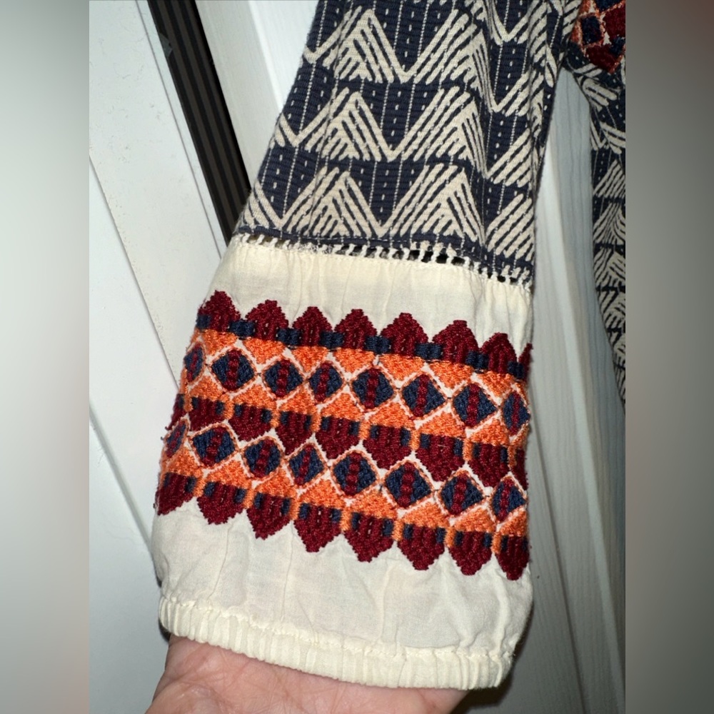 Lucky Brand M Womens 3/4 Sleeve Boho Top Tie Front Navy Blue Print Embroidery - Picture 2 of 7